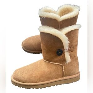 Ugg Bailey Button Boot ll